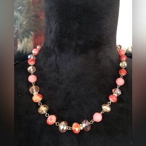 Beaded necklace gold tone al salmon color